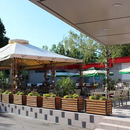 特奥多拉皇宫酒店 3*