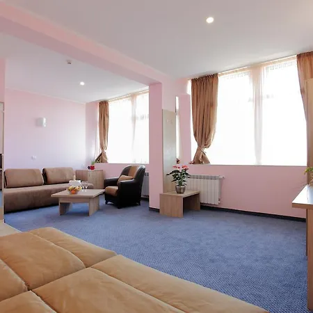 Teodora Palace 3* روس