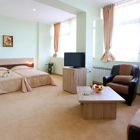 теодора палас Хотел 3*